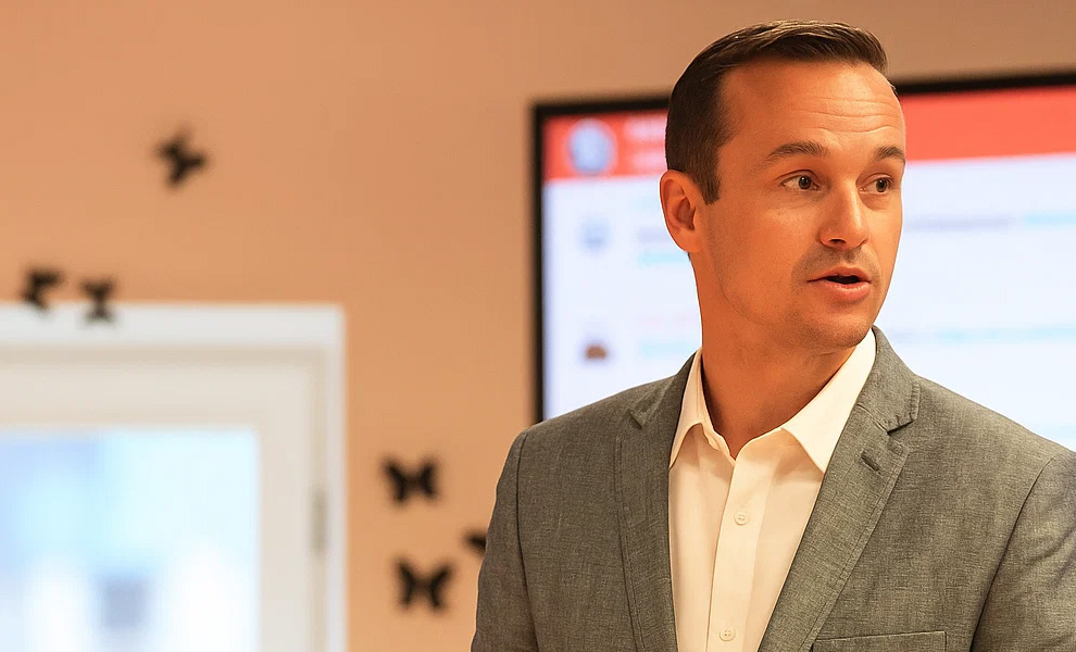 ,,Fa toate prostiile din lume. Nu din orasul tau, din lume!